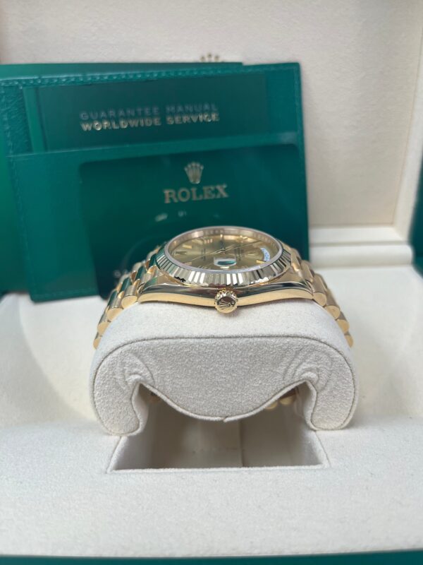 Rolex Day-Date 40 Yellow Gold Champagne Roman Dial Fluted Bezel (Ref # 228238) - Image 5