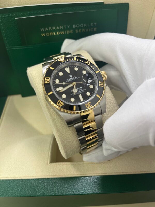 Rolex Submariner Date 18K Yellow Gold/Steel Black Dial 116613LN - Image 9