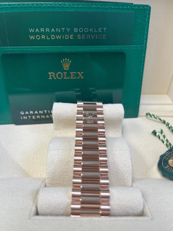 Rolex Day-Date 40 Rose Gold w/ Chocolate Roman Dial & Fluted Bezel (Ref# 228235) - Image 4