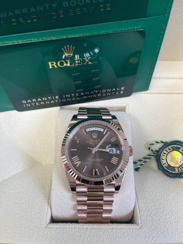 Rolex Day-Date 40 Rose Gold w/ Chocolate Roman Dial & Fluted Bezel (Ref# 228235) - Image 7