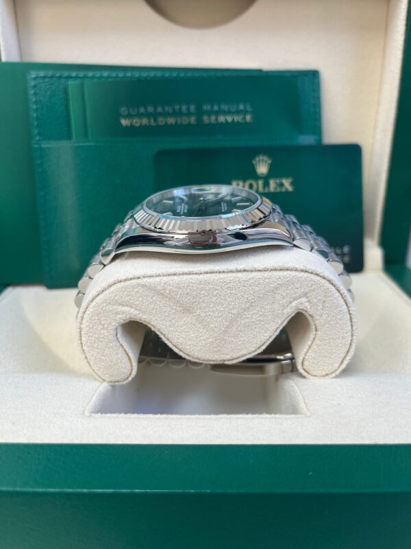 Rolex DateJust Oyster 41 mm Oystersteel Mint Green Dial Fluted Bezel Jubilee Bracelet (Reference # 126334) - Image 4