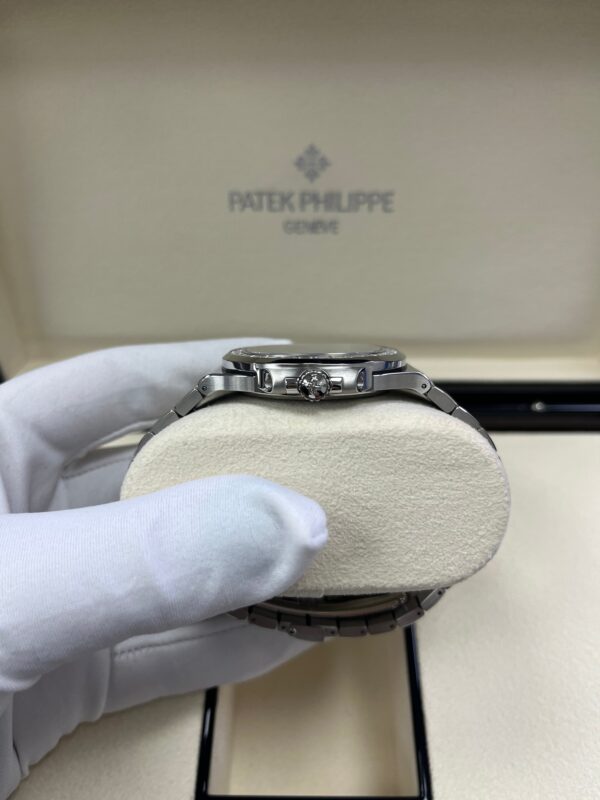Patek Philippe Nautilus Green Dial Ref # 5711/1300A-001 - Image 15