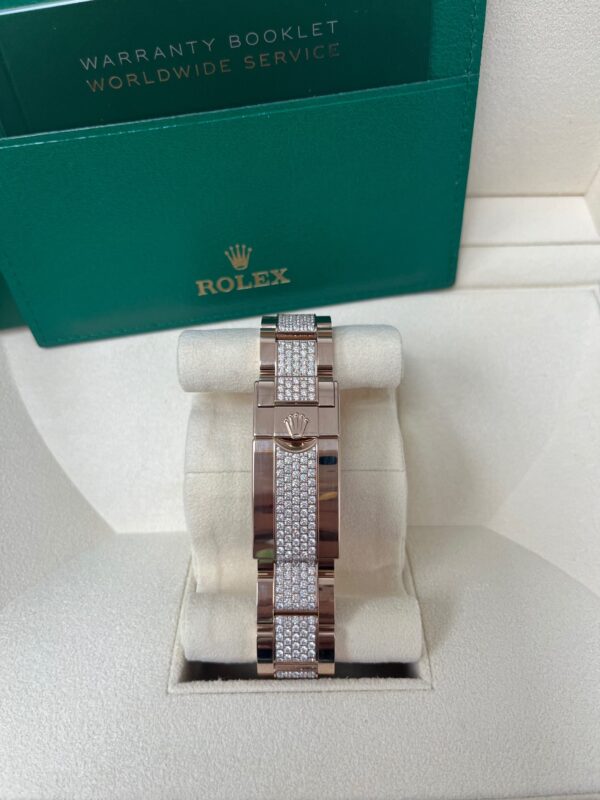 Rolex Cosmograph Everose Daytona Factory Diamond Rainbow Edition Ref# 116595RBOW) - Image 10