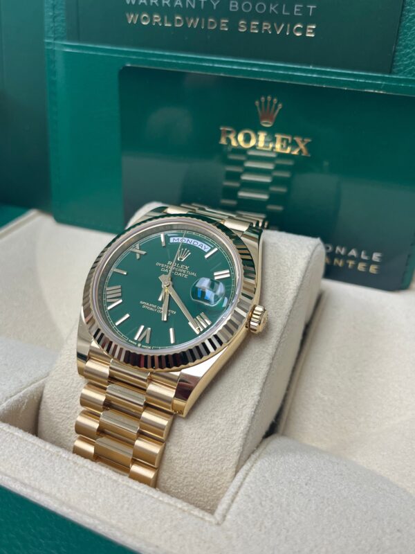 Rolex Day-Date 40 Yellow Gold Green Roman Dial  228238 - Image 8