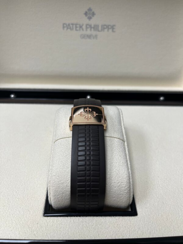 Patek Philippe Aquanaut Rose Gold - Brown Dial (Ref# 5167R-001) - Image 9