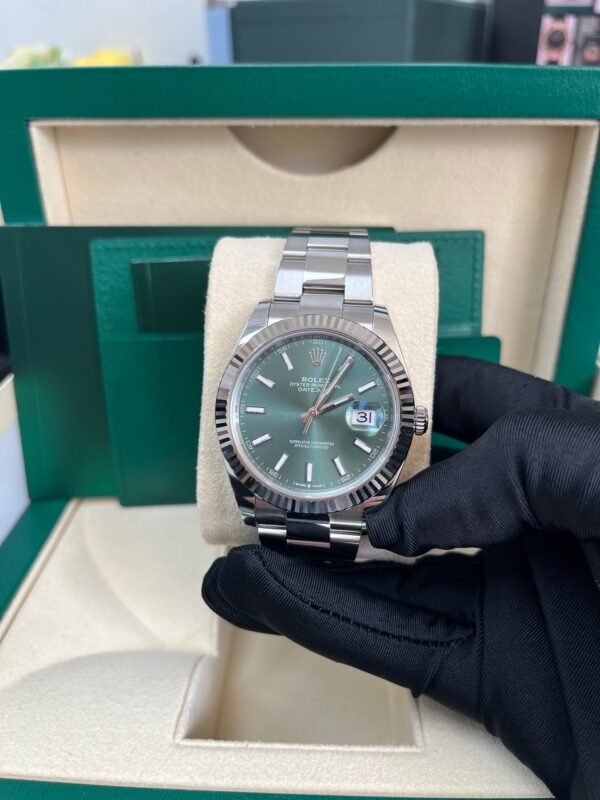 Rolex Datejust Oyster 41 mm Oystersteel Mint Green Dial Fluted Bezel Oyster Bracelet (Reference # 126334) - Image 4