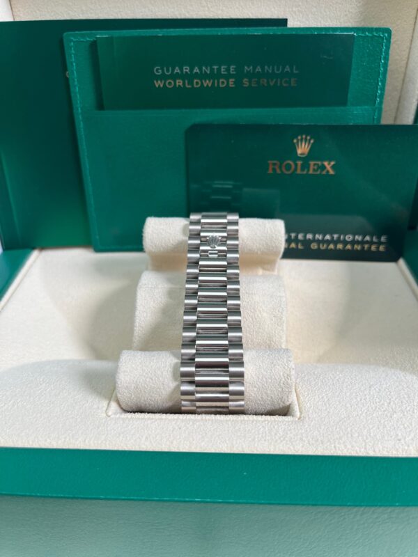 Rolex White Gold Day-Date 40 Watch - Fluted Bezel - Olive Green Bevelled Roman Dial - President Bracelet (Ref# 228239) - Image 6