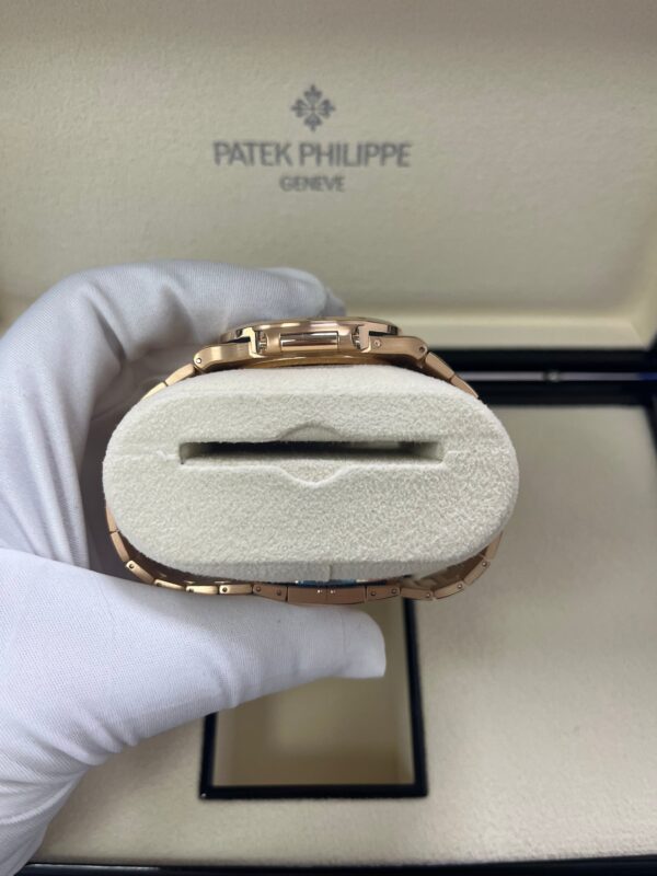 Patek Philippe Nautilus Moon Phase Rose Gold 40mm Brown Black Dial 5712/1R-001 - Image 10