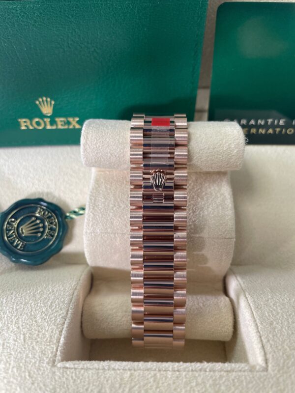 Rolex Everose Gold Day-Date 36 Watch - Fluted Bezel - Brown Ombre´ Diamond Dial - President Bracelet (Ref# 128235) - Image 5