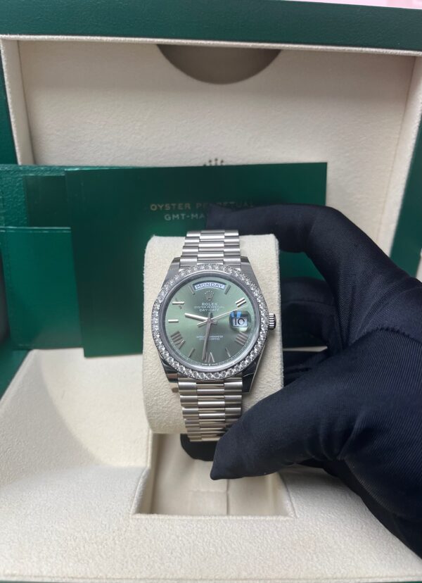 Rolex White Gold Day-Date 40 Watch - Bezel - Olive Green Bevelled Roman Dial - President Bracelet (Ref# 228349RBR) - Image 8