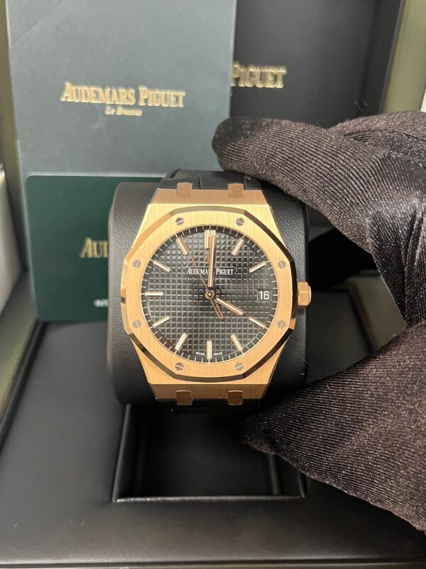 Audemars Piguet Royal Oak Selfwinding/ Rose Gold/ Black Dial/ Black Leather Strap (Ref#15500OR.OO.D002CR.01) - Image 4