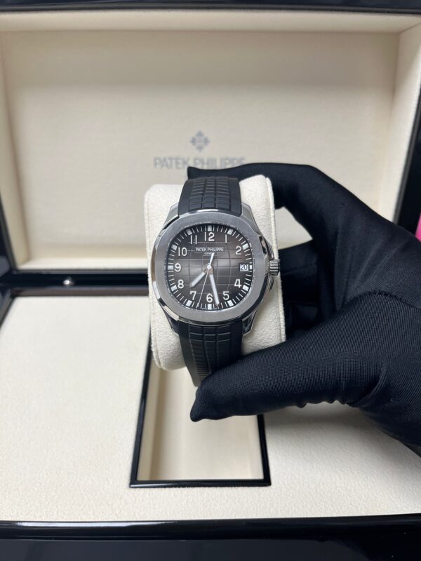 Patek Philippe Aquanaut Stainless Steel/ Black Embossed Dial (Ref#5167A-001) - Image 8