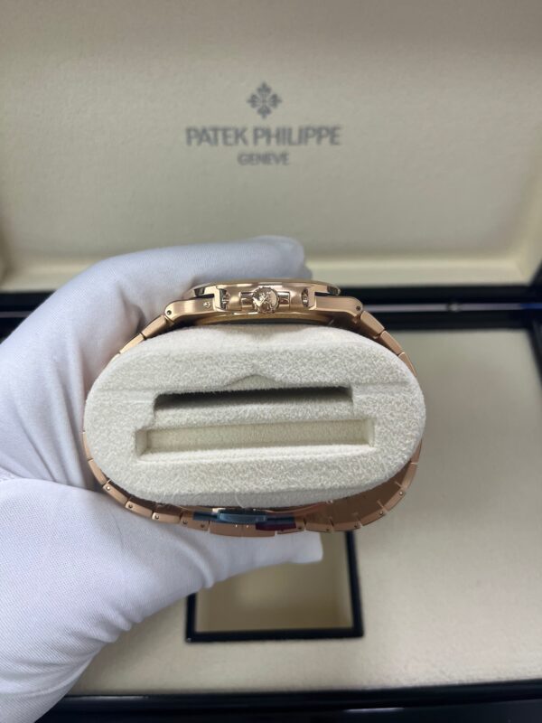Patek Philippe Nautilus Moon Phase Rose Gold 40mm Brown Black Dial 5712/1R-001 - Image 9