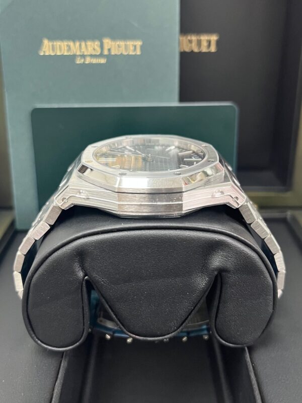 Audemars Piguet Royal Oak Selfwinding Grey Dial 41mm Steel Ref. 15510ST.OO.1320ST.10 - Image 4