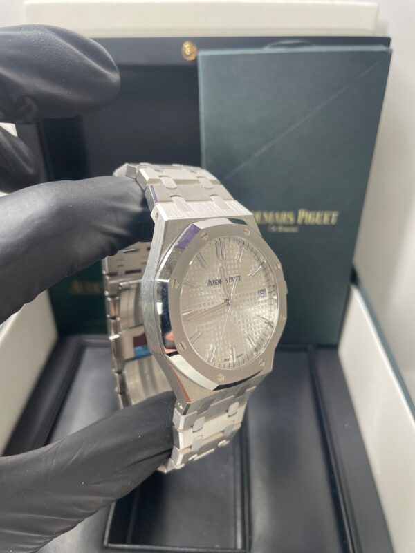 Audemars Piguet Royal Oak Selfwinding/ Stainless Steel/ Silver Dial (Ref#15500ST.OO.1220ST.04) - Image 11