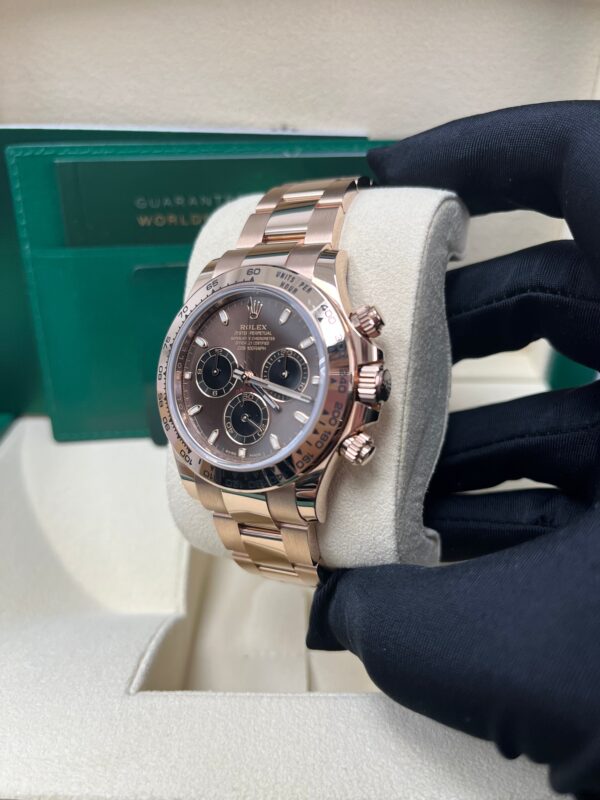 Rolex Everose Gold Cosmograph Daytona 40 Watch - Chocolate and Black Index Dial (Ref # 116505 ) - Image 7