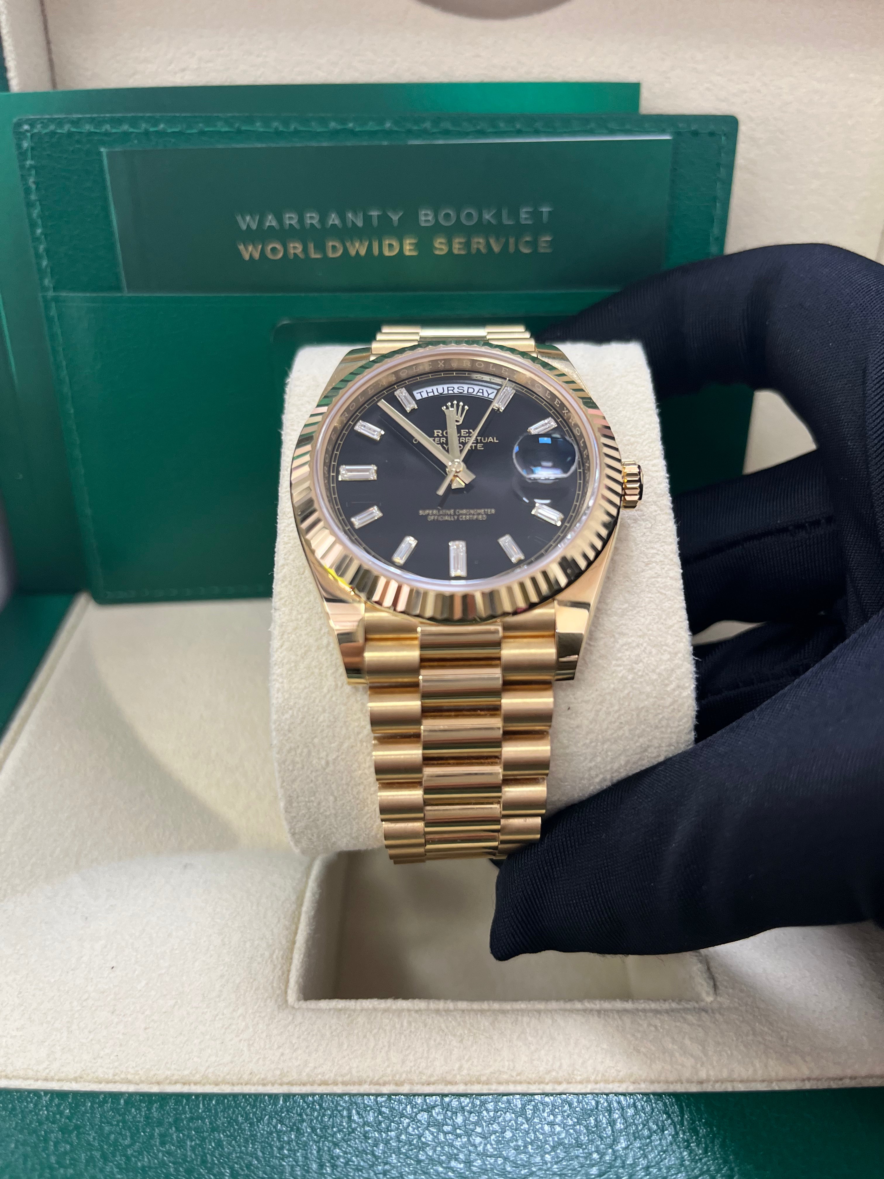 Rolex Day-Date 40 18k Yellow Gold - Baguette Diamond Dial - Fluted Bezel (Ref# 228238) - Image 6