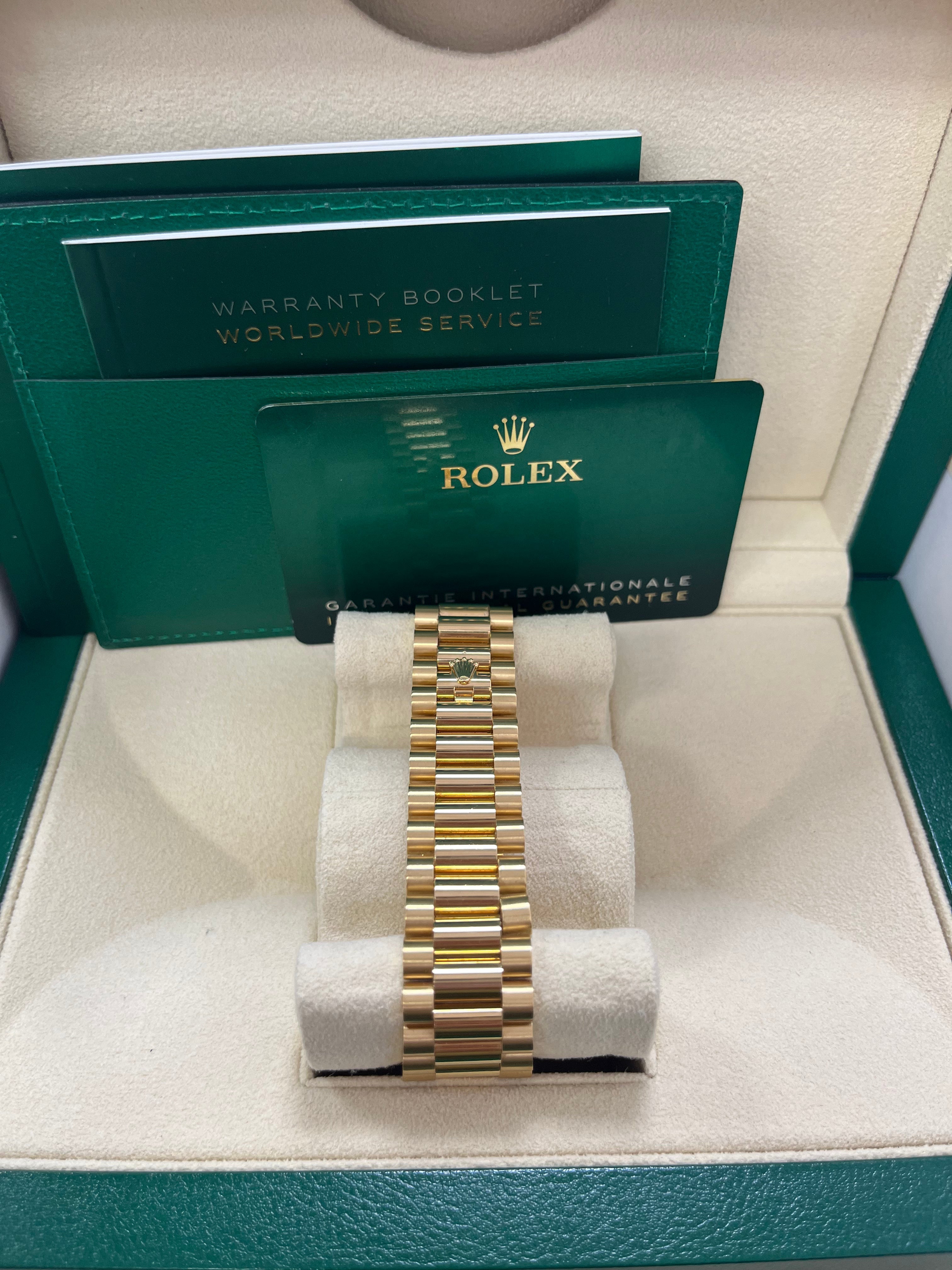 Rolex Day-Date 40 18k Yellow Gold - Baguette Diamond Dial - Fluted Bezel (Ref# 228238) - Image 7