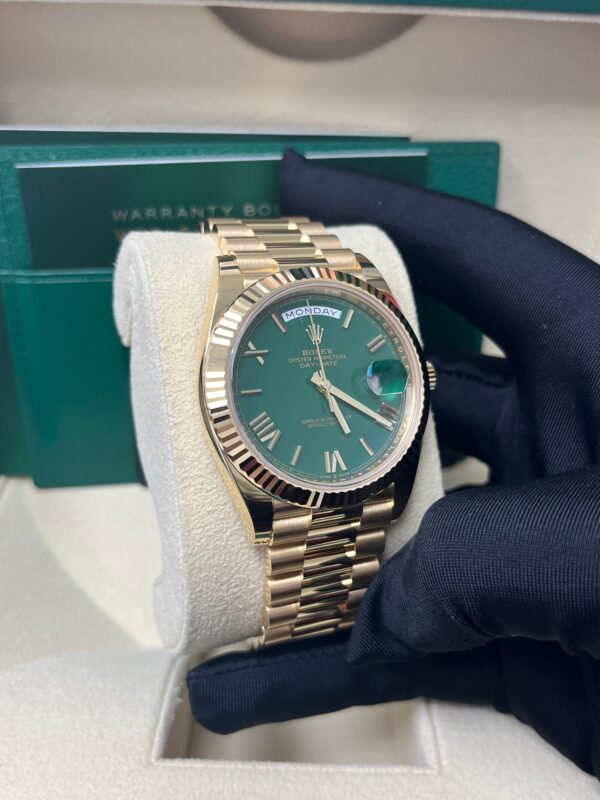 Rolex Day-Date 40 Yellow Gold Green Roman Dial  228238 - Image 3