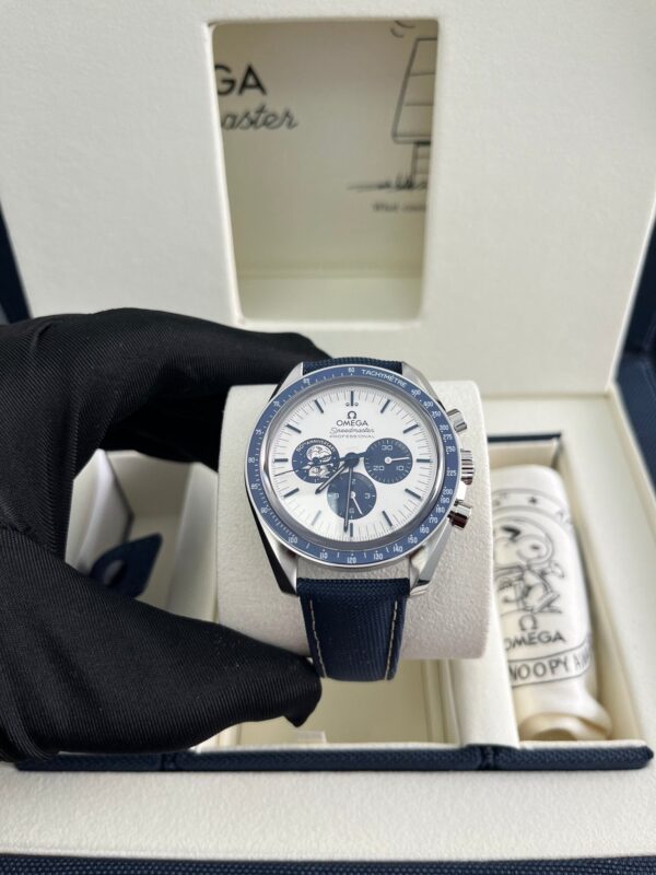 Omega Speedmaster 'Silver Snoopy Award' 310.32.42.50.02.001 - Image 2