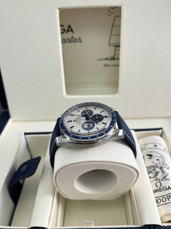 Omega Speedmaster 'Silver Snoopy Award' 310.32.42.50.02.001 - Image 15