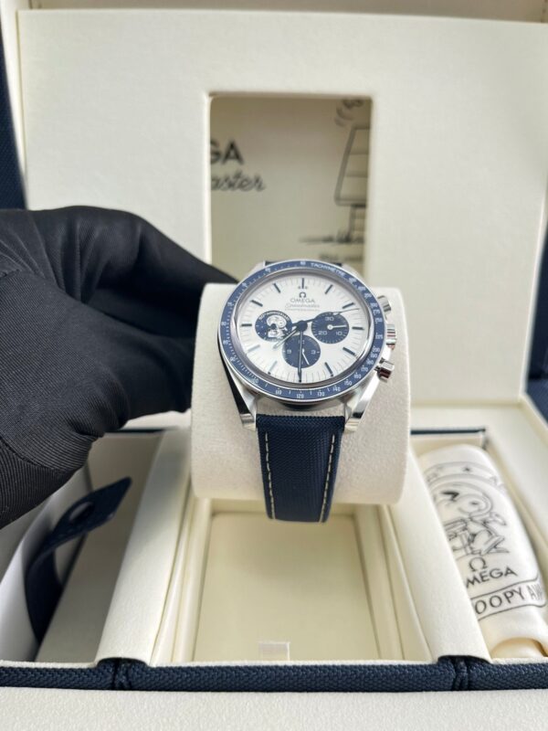 Omega Speedmaster 'Silver Snoopy Award' 310.32.42.50.02.001 - Image 18