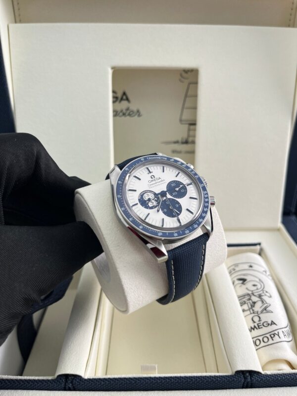 Omega Speedmaster 'Silver Snoopy Award' 310.32.42.50.02.001 - Image 19
