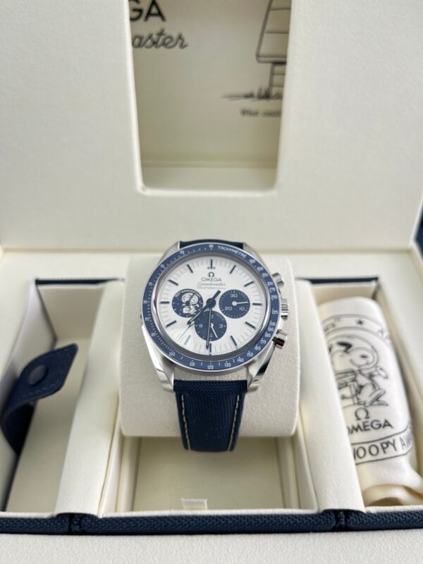 Omega Speedmaster 'Silver Snoopy Award' 310.32.42.50.02.001 - Image 3