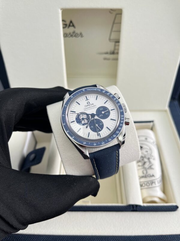 Omega Speedmaster 'Silver Snoopy Award' 310.32.42.50.02.001 - Image 6
