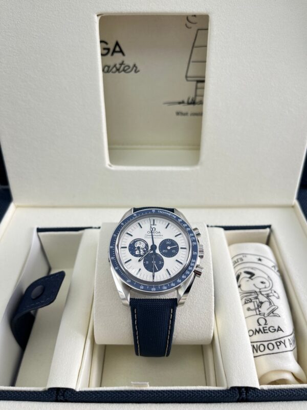 Omega Speedmaster 'Silver Snoopy Award' 310.32.42.50.02.001 - Image 17
