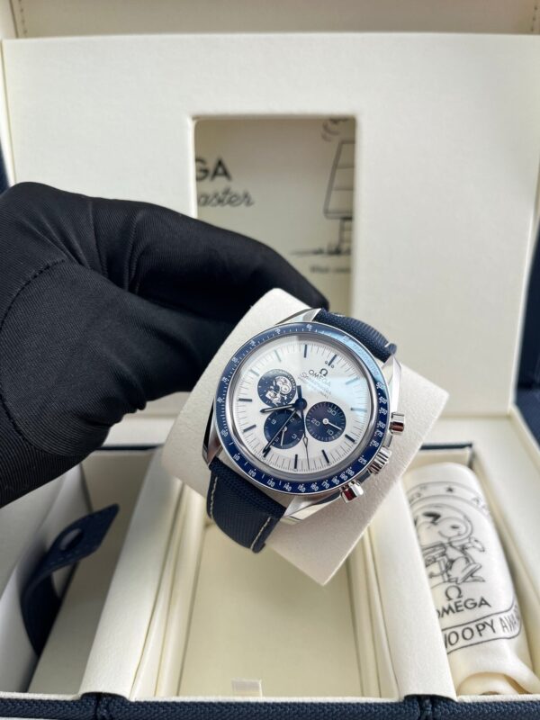 Omega Speedmaster 'Silver Snoopy Award' 310.32.42.50.02.001 - Image 20