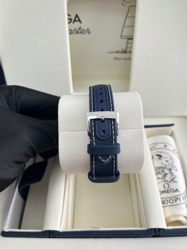Omega Speedmaster 'Silver Snoopy Award' 310.32.42.50.02.001 - Image 8