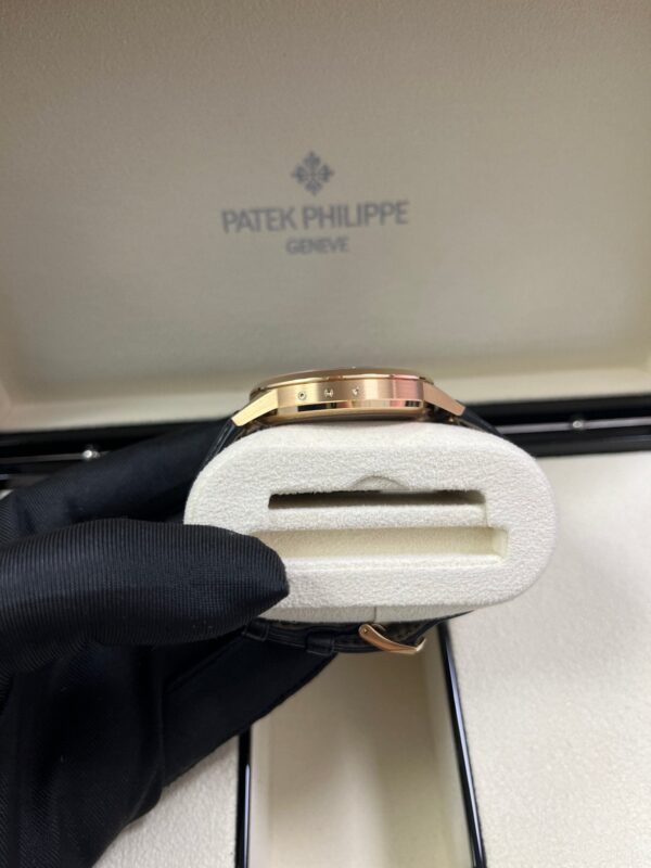 Patek Philippe Annual Calendar Complications (Ref# 5235/50R-001) - Image 3