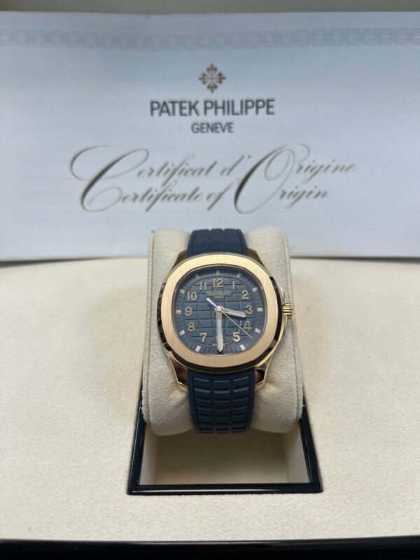 Patek Philippe Aquanaut 18K Rose Gold Opaline-blue Dial 38.8 mm 5269R-001 - Image 10