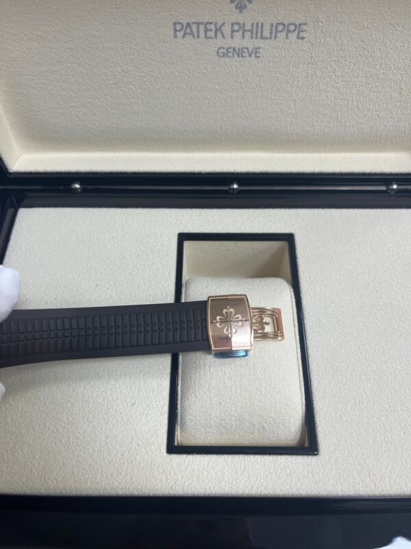 Patek Philippe Aquanaut Chronograph (Ref# 5968R-001) - Image 7