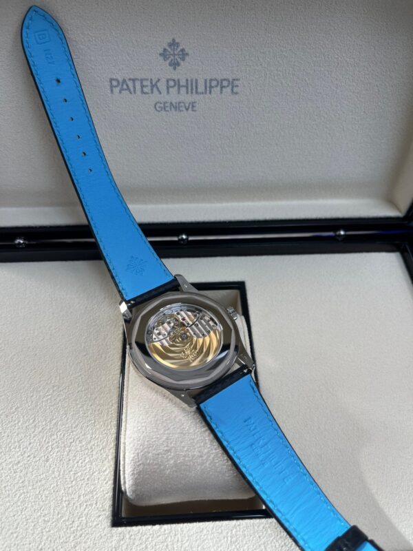 Patek Philippe Calatrava 40mm Blue Date Sweep Seconds (Ref# 6007G-011) - Image 4