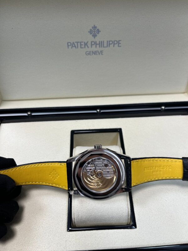 Patek Philippe Calatrava Date Sweep Seconds (Ref# 6007G-001) - Image 15