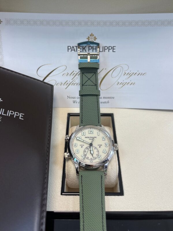 Patek Philippe Calatrava Pilot Travel Time 5524G-010 - Image 7