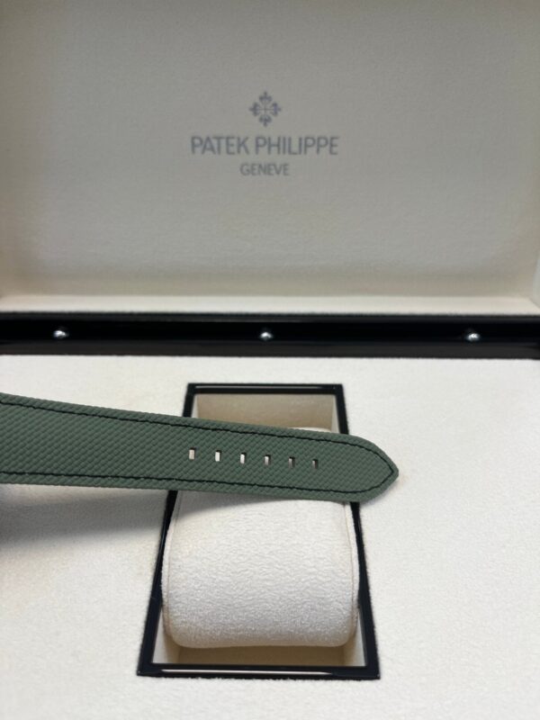 Patek Philippe Calatrava Pilot Travel Time 5524G-010 - Image 9