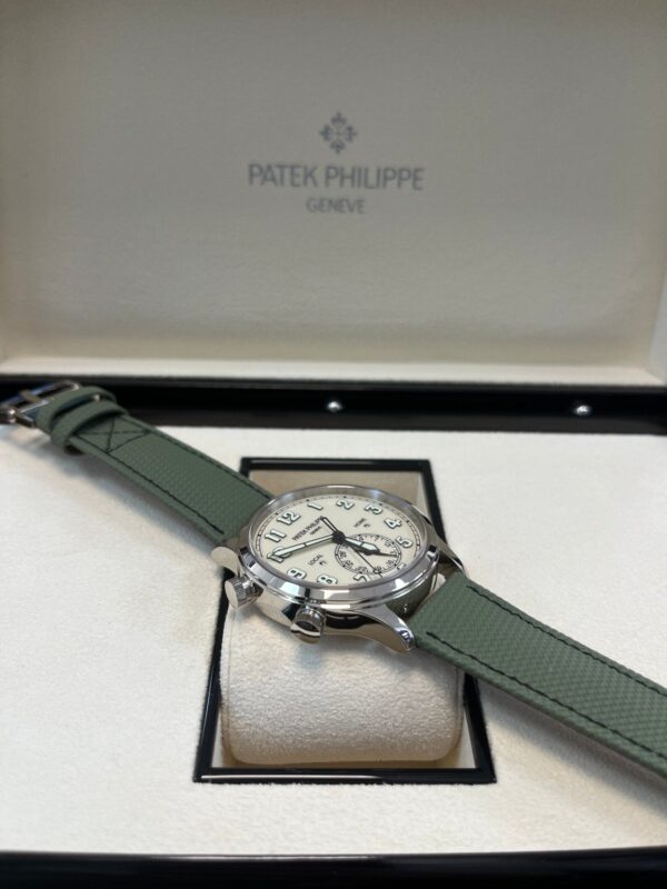 Patek Philippe Calatrava Pilot Travel Time 5524G-010 - Image 4