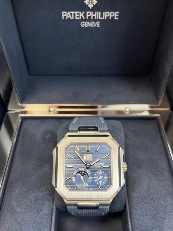 Patek Philippe Cubitus Platinum Case Sunburst Blue Dial 5822P-001 - Image 6