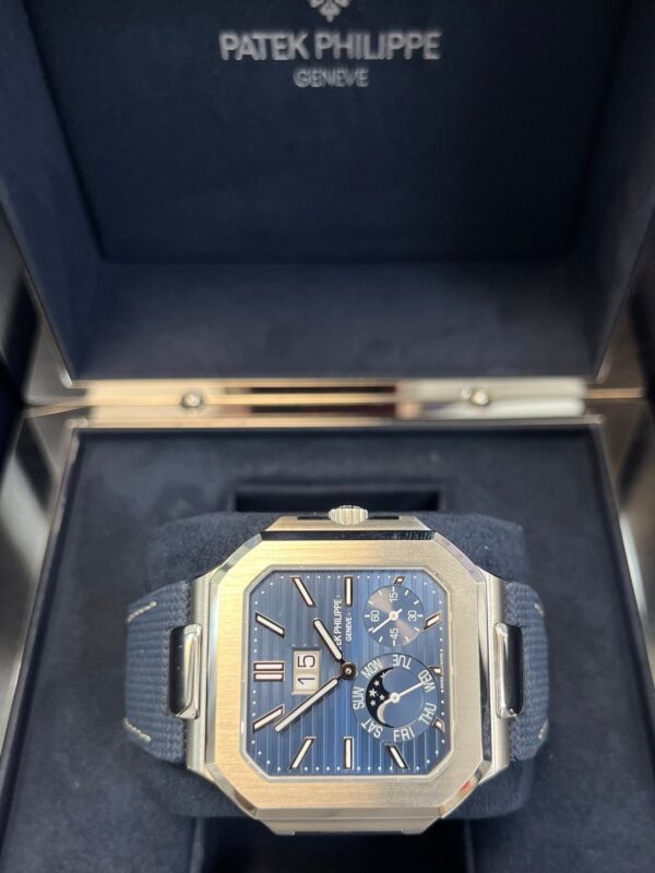 Patek Philippe Cubitus Platinum Case Sunburst Blue Dial 5822P-001 - Image 9