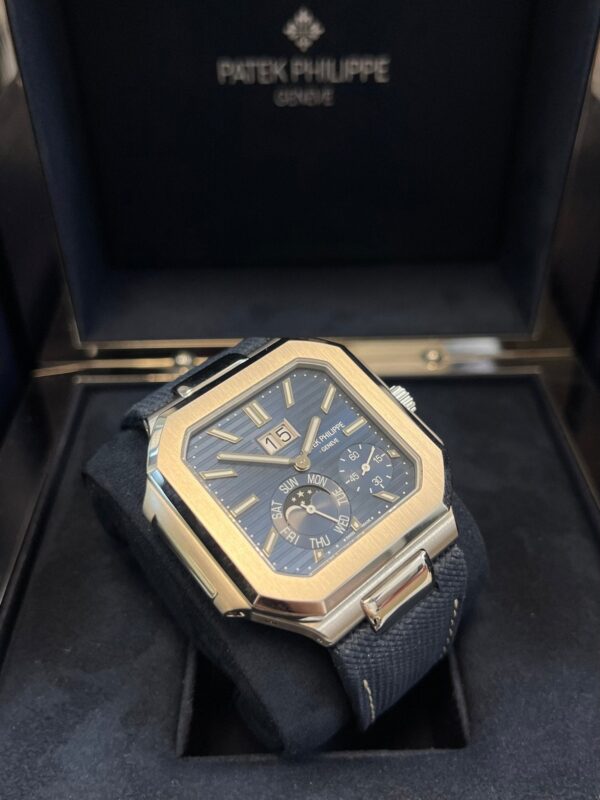 Patek Philippe Cubitus Platinum Case Sunburst Blue Dial 5822P-001 - Image 18