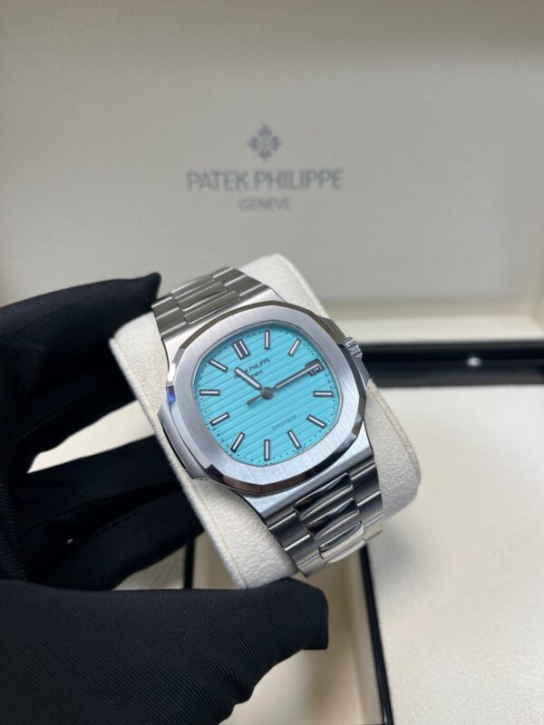 Patek Philippe Nautilus "Tiffany & Co." Blue Dial 5711/1A-018 - Image 2