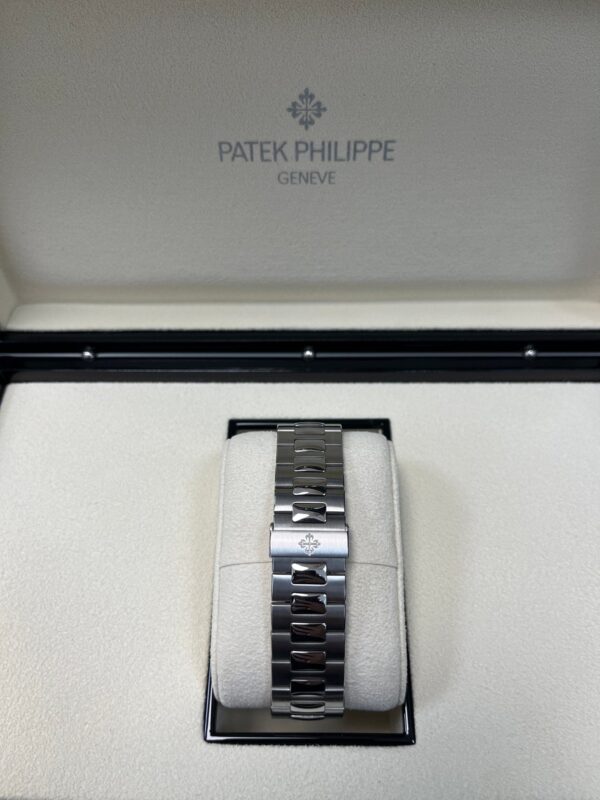 Patek Philippe Nautilus "Tiffany & Co." Blue Dial 5711/1A-018 - Image 15