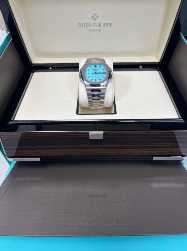 Patek Philippe Nautilus "Tiffany & Co." Blue Dial 5711/1A-018 - Image 9