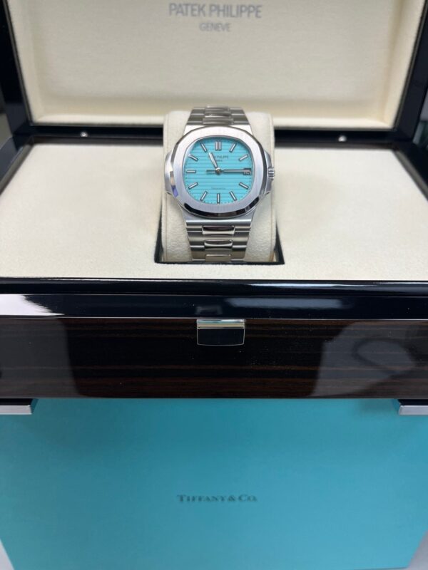 Patek Philippe Nautilus "Tiffany & Co." Blue Dial 5711/1A-018 - Image 6