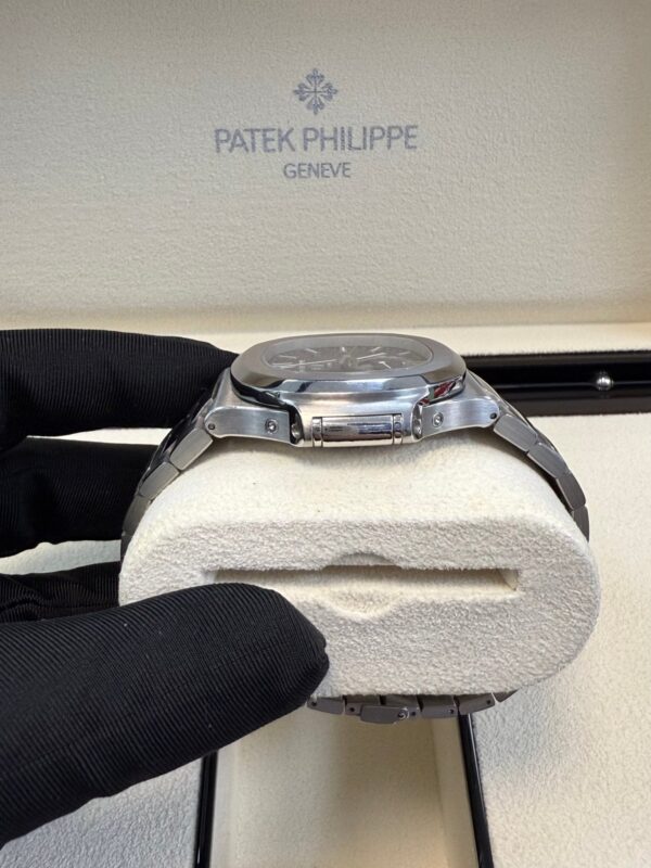 Patek Philippe Nautilus Annual Calendar 5726/1A-001 - Image 4