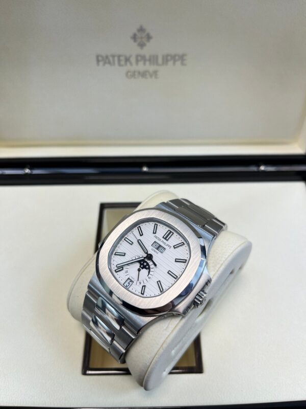 Patek Philippe Nautilus Annual Calendar 5726/1A-010 - Image 4