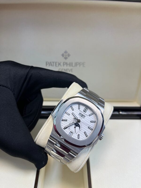 Patek Philippe Nautilus Annual Calendar 5726/1A-010 - Image 12